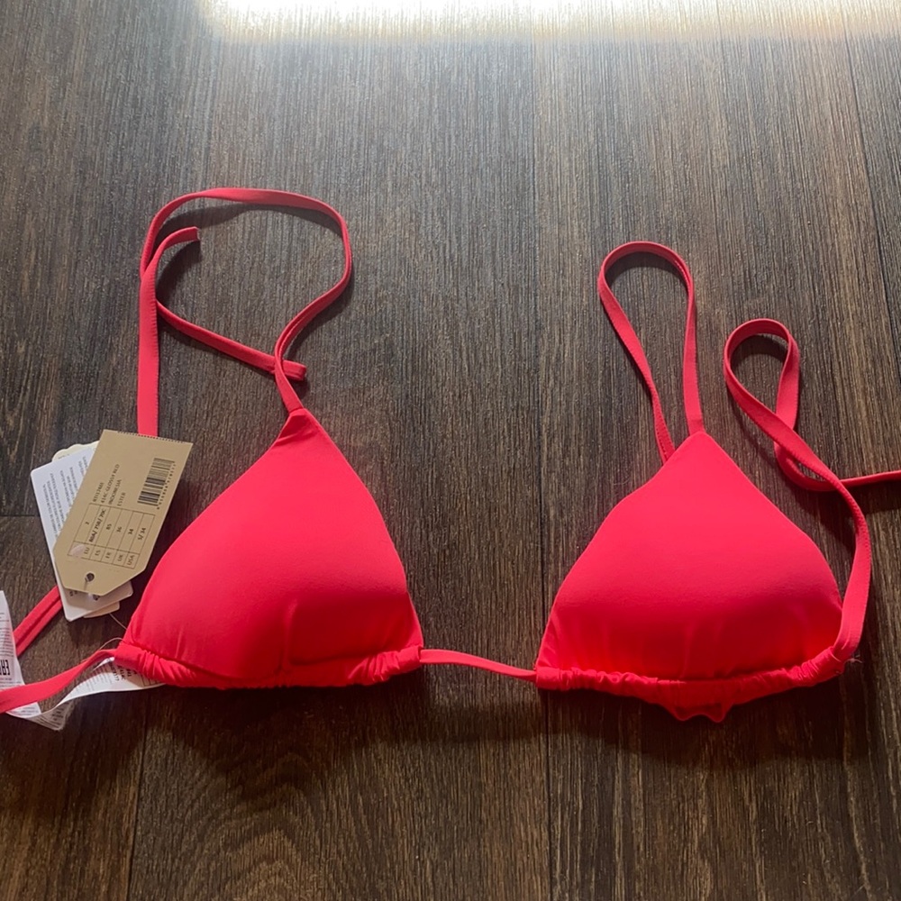 Indonesia Top in Glossy Red